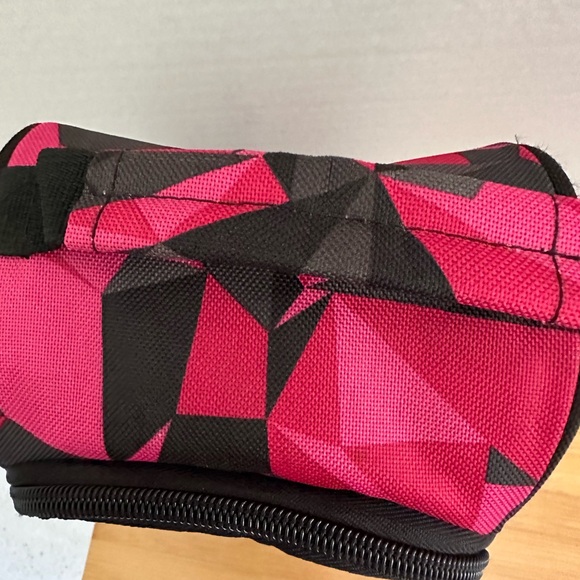 Nike Insulated Lunch Bag Lunch Box! Zippered. Black, pink, gray. Back to School - Picture 9 of 16